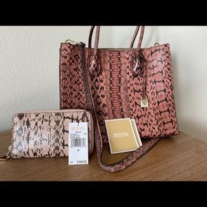 Like new Michael Kors